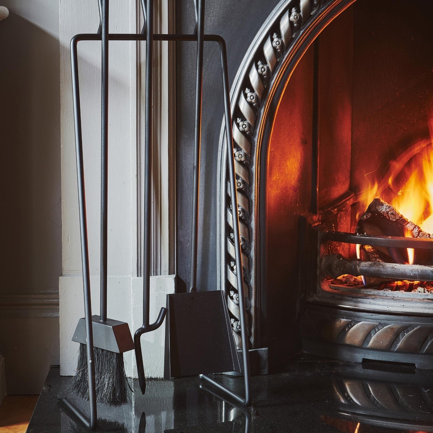 Grenivik Ebony Linear Companion Set - Skandi London