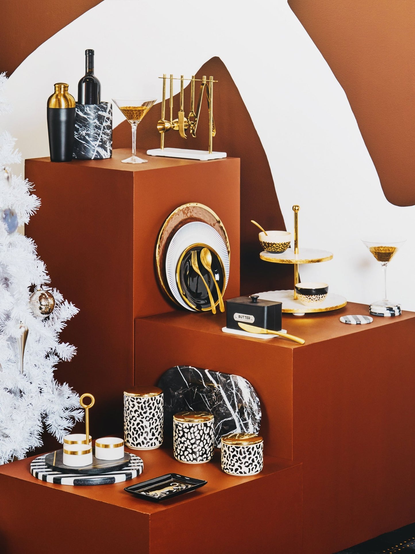 Kelda Gold Finish And Black Cocktail Shaker - Skandi London