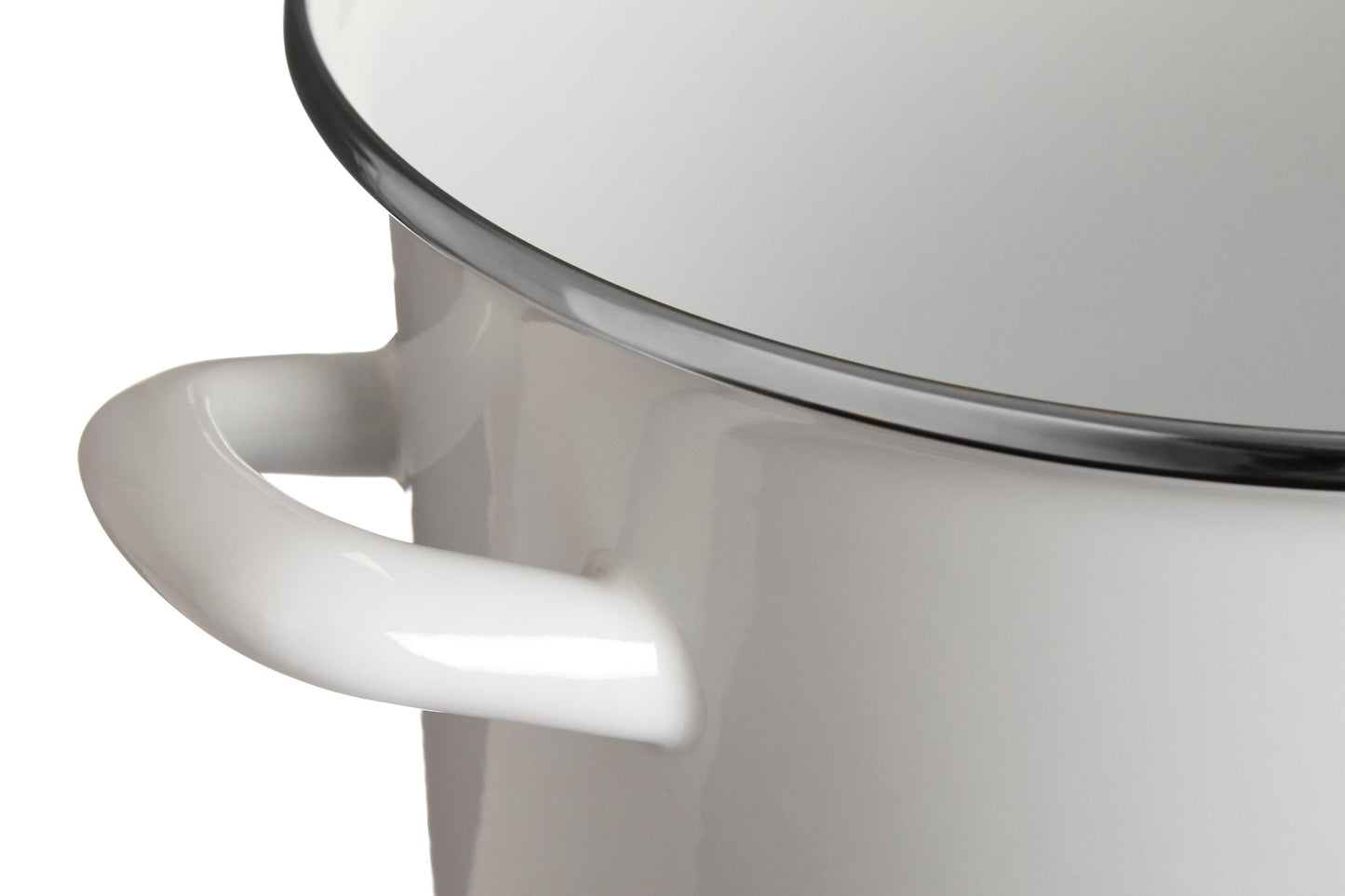 Maj 4700ml White Enamel Casserole Dish - Skandi London