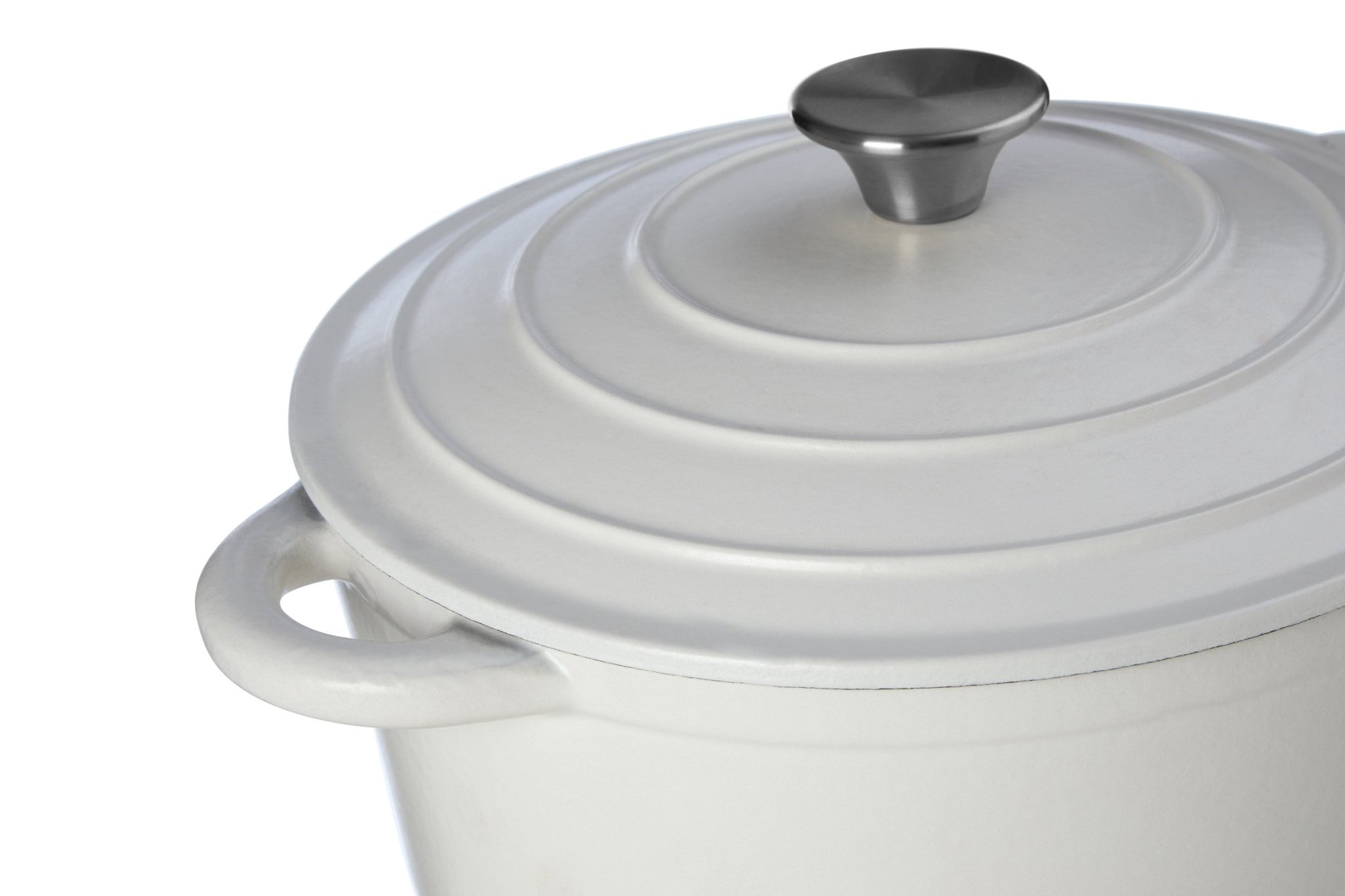 Goran Large White Cast Iron Casserole Dish - Skandi London