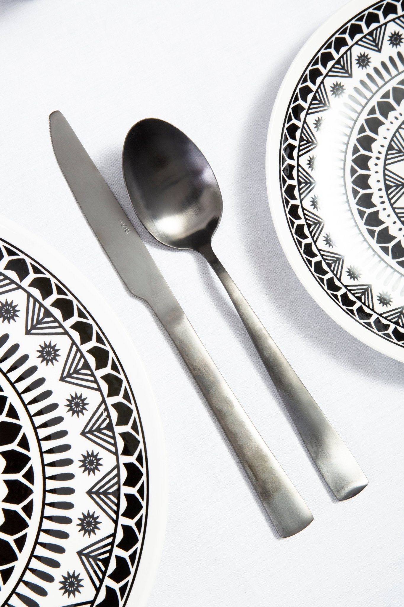 Asmund 16 Piece Onyx Cutlery Set - Skandi London