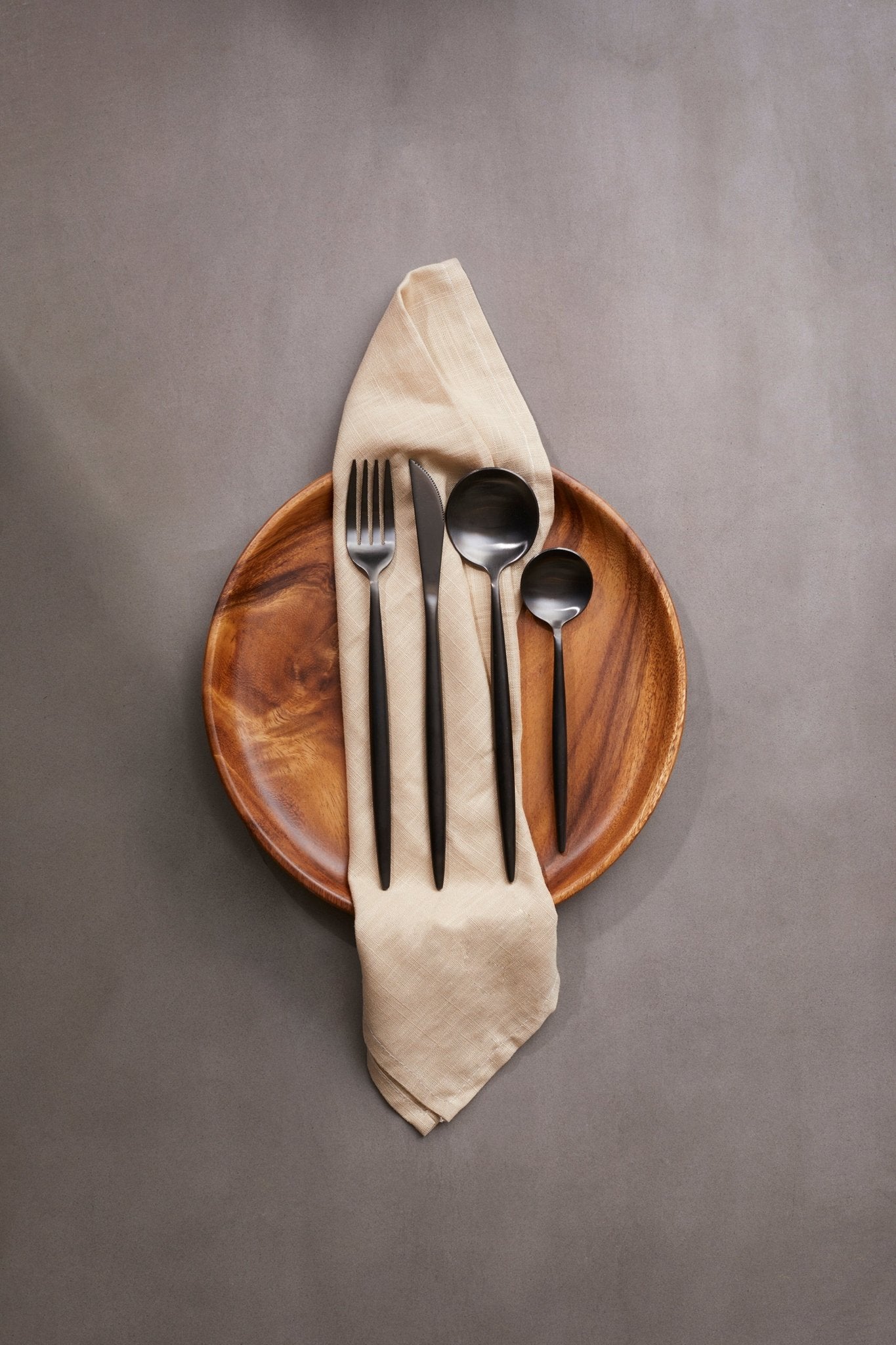 Kennet Retro 16 Pc Matte Black Cutlery Set - Skandi London
