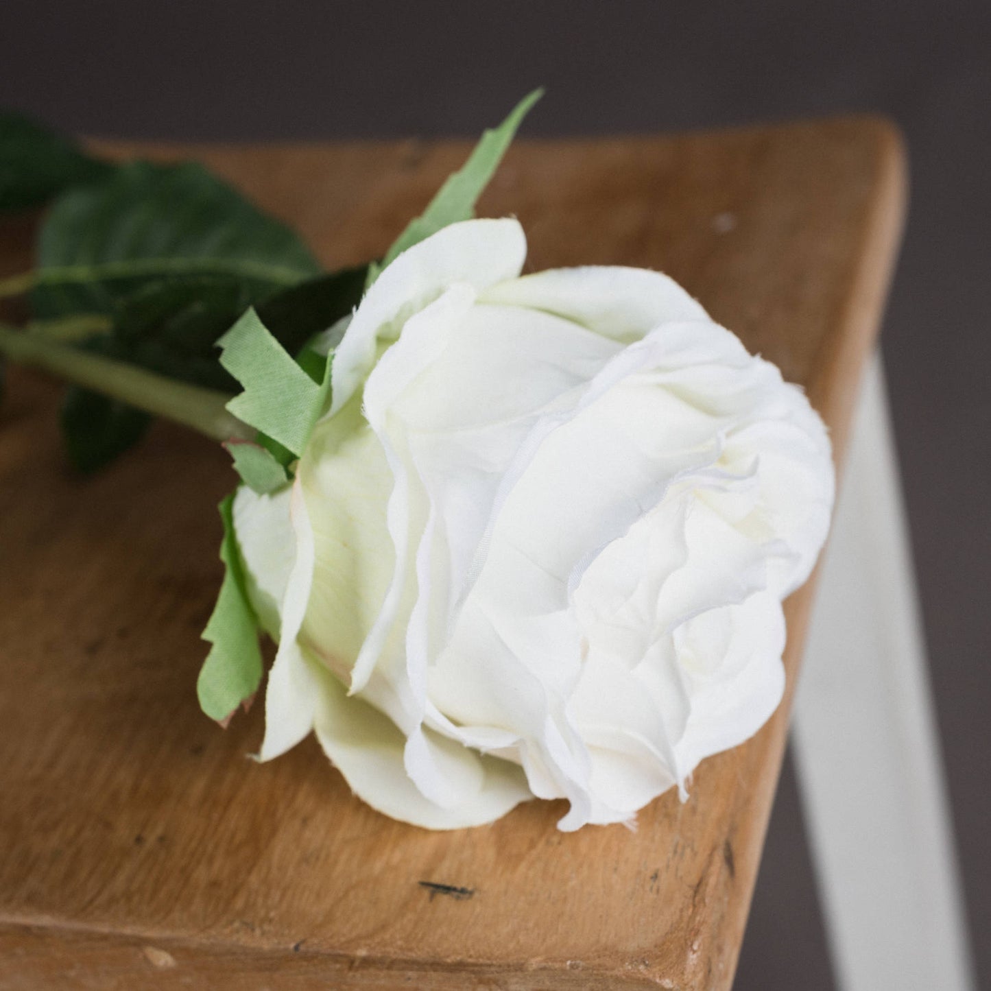 Skandi London Traditional White Rose - Skandi London
