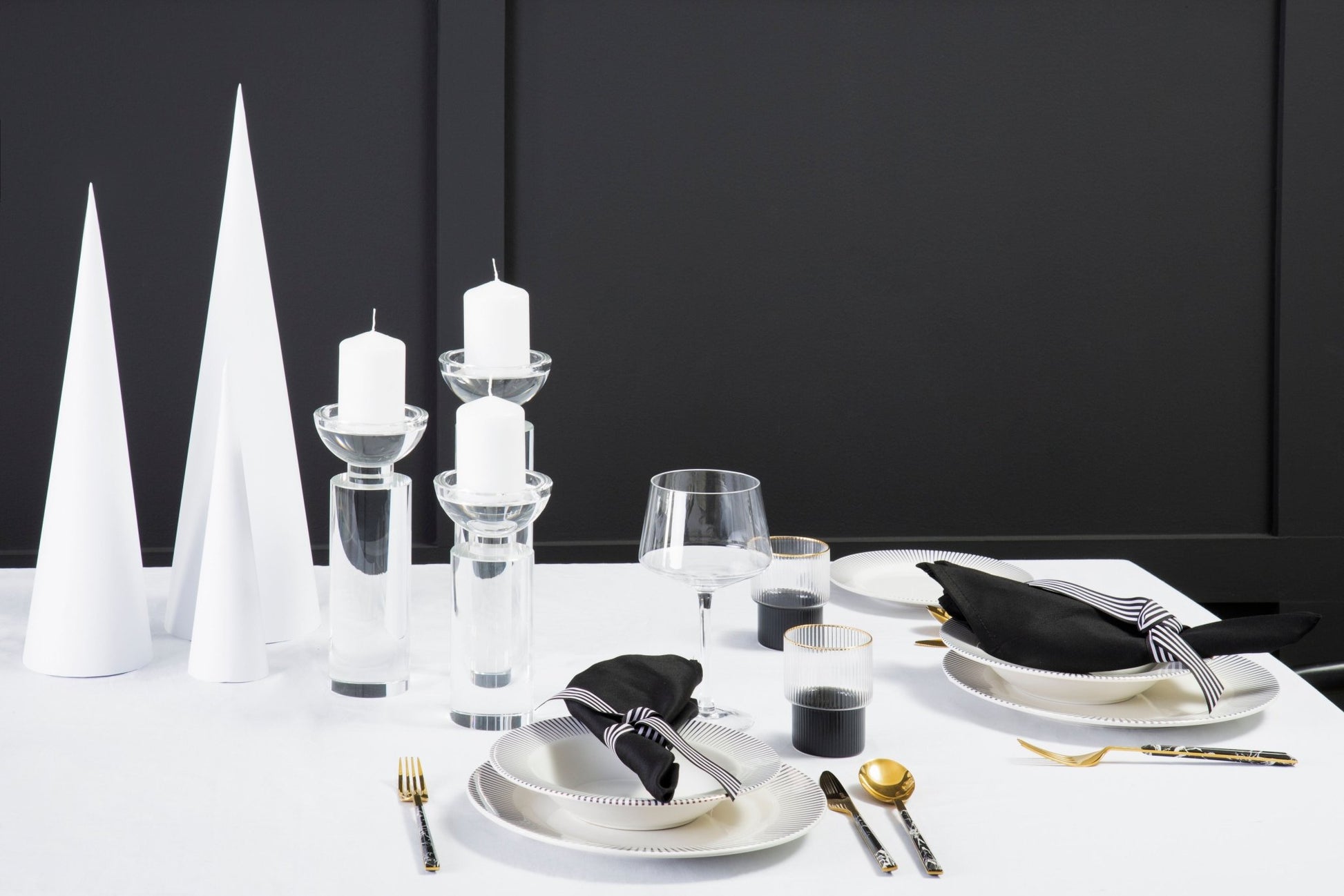 Karena Set Of 2 Tapered Gin Glasses - Skandi London