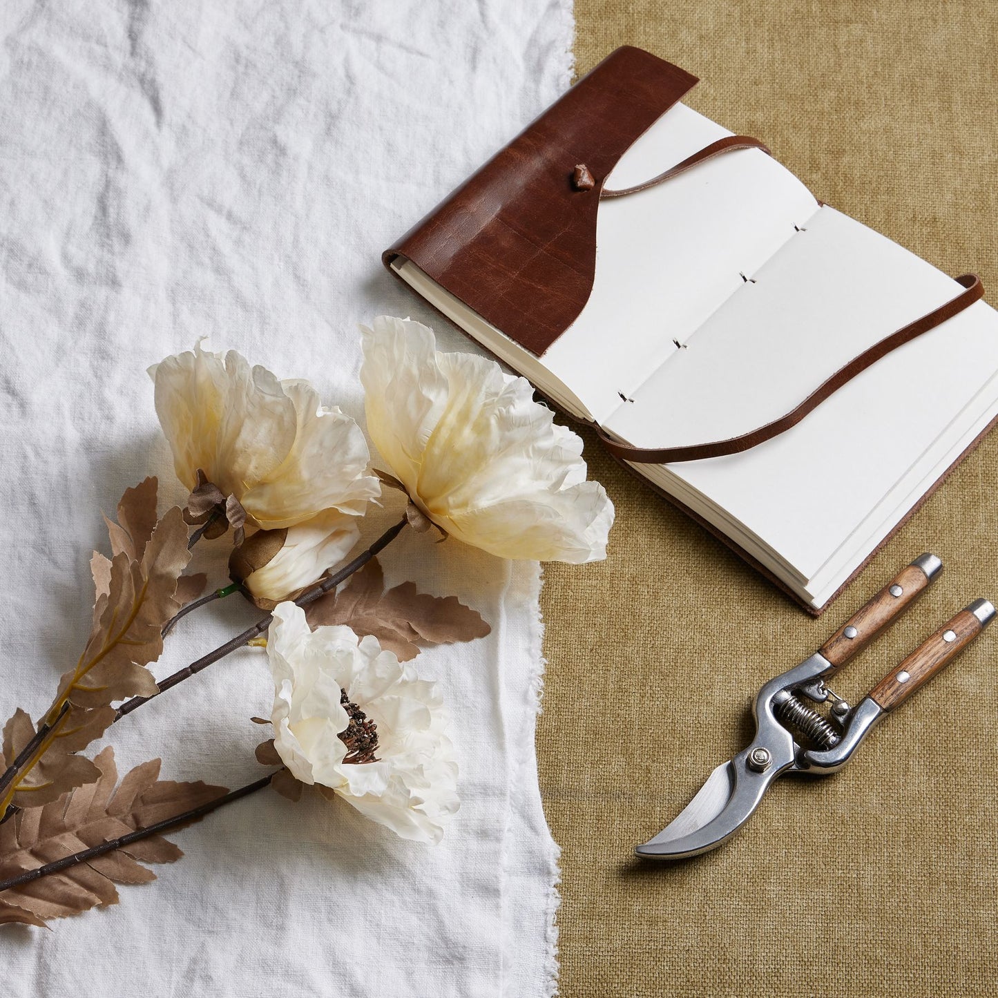 Skandi London Large White Poppy Stem - Skandi London