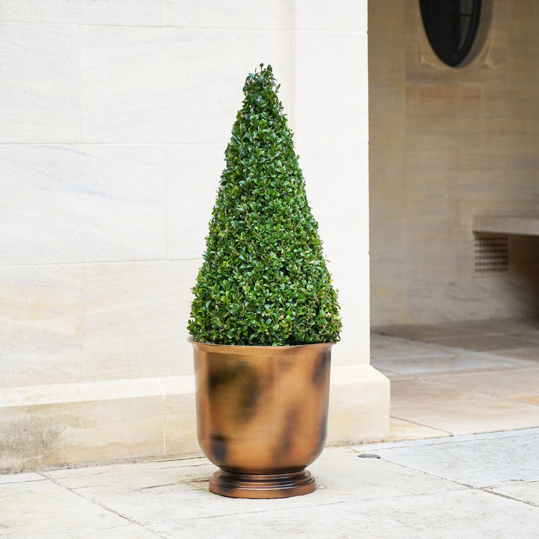 Outdoor Ulrica Copper Metal Urn - Large - Skandi London