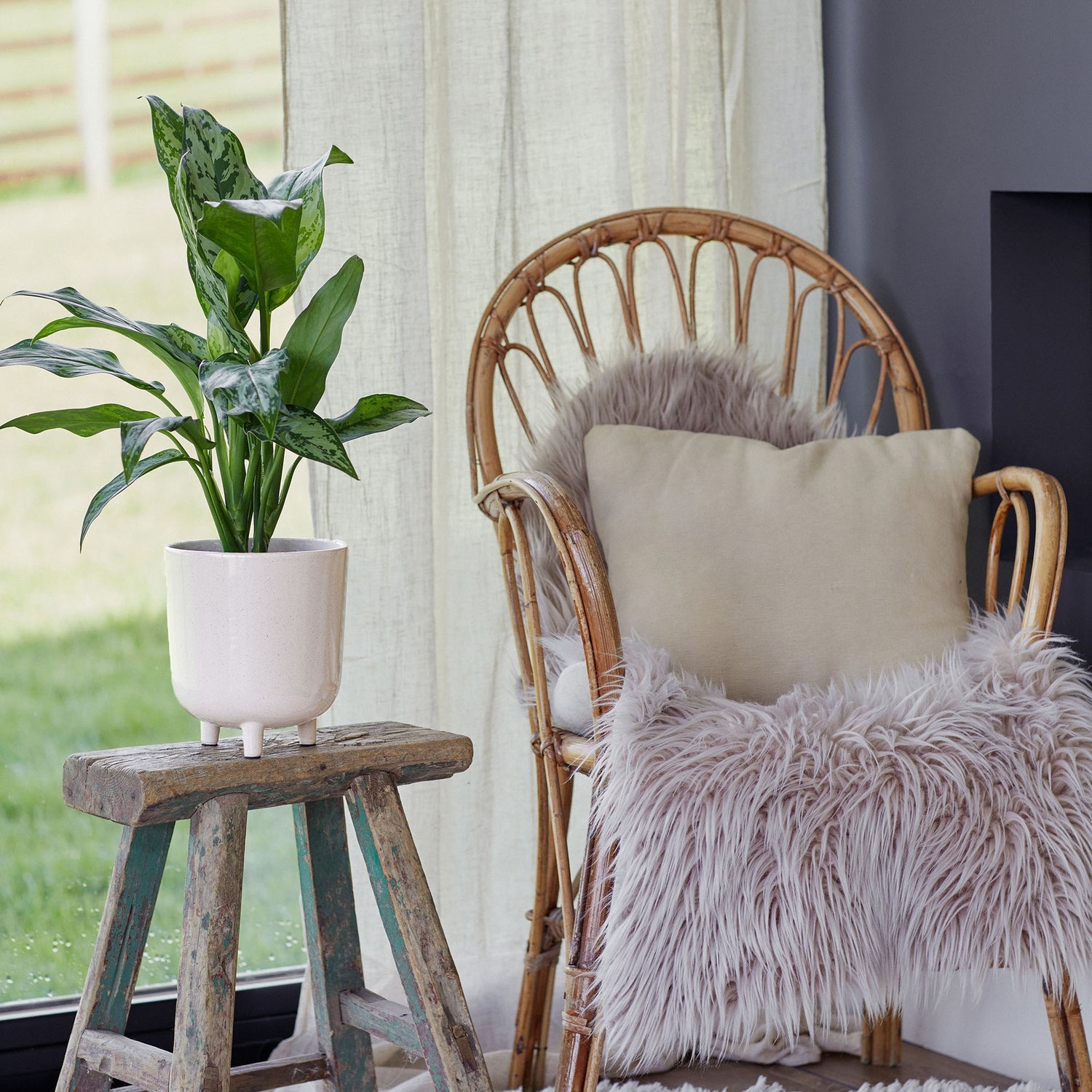 Alfta Ivory Speckled Planter Medium - Medium - Skandi London