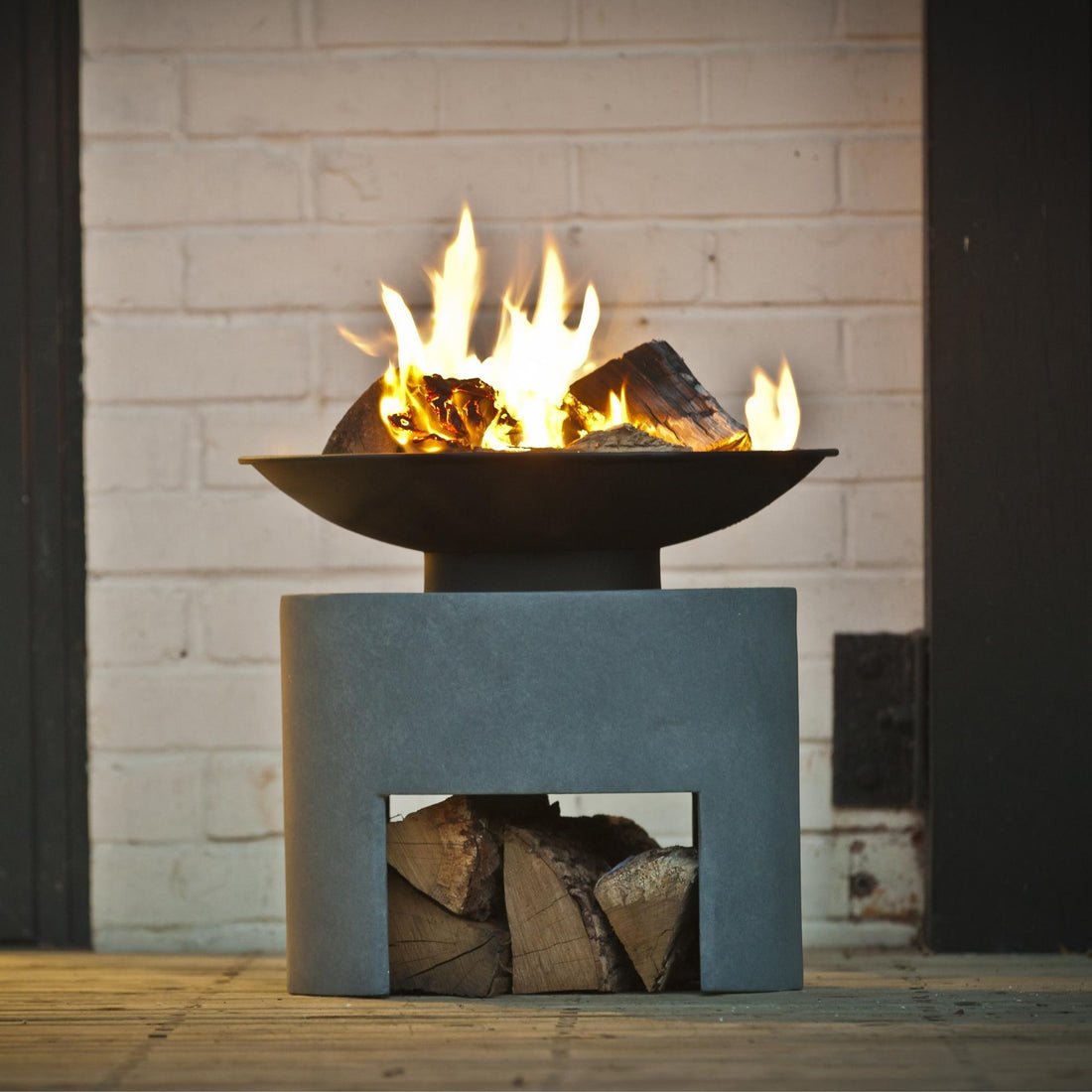 Tyw Fire Pit & Oval Console Cement - Skandi London