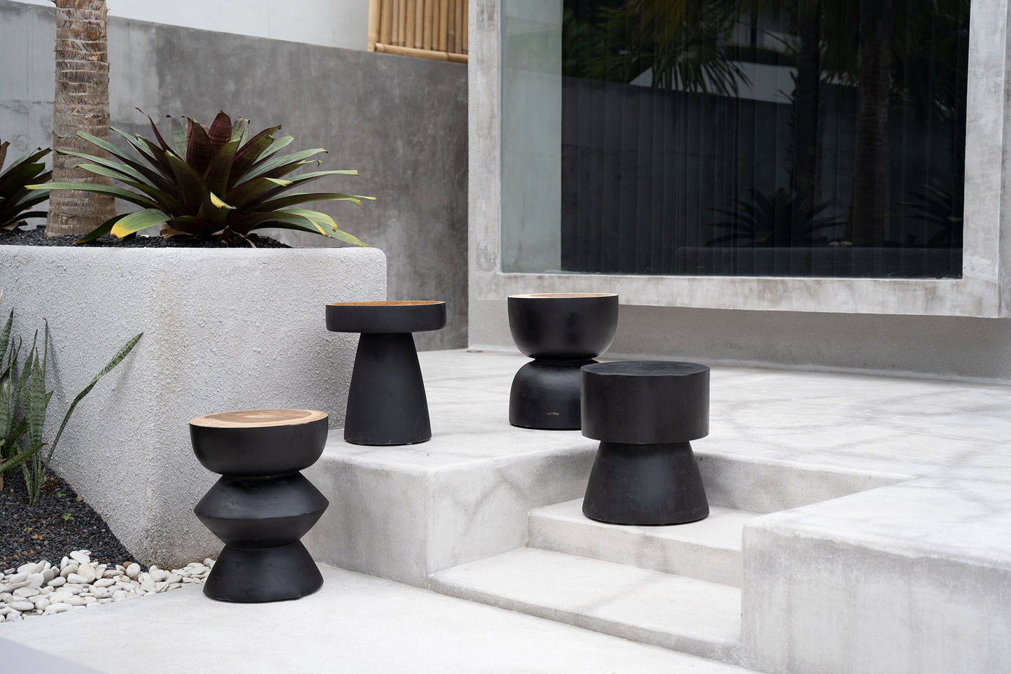 The Karbun Stool Table - Black Natural