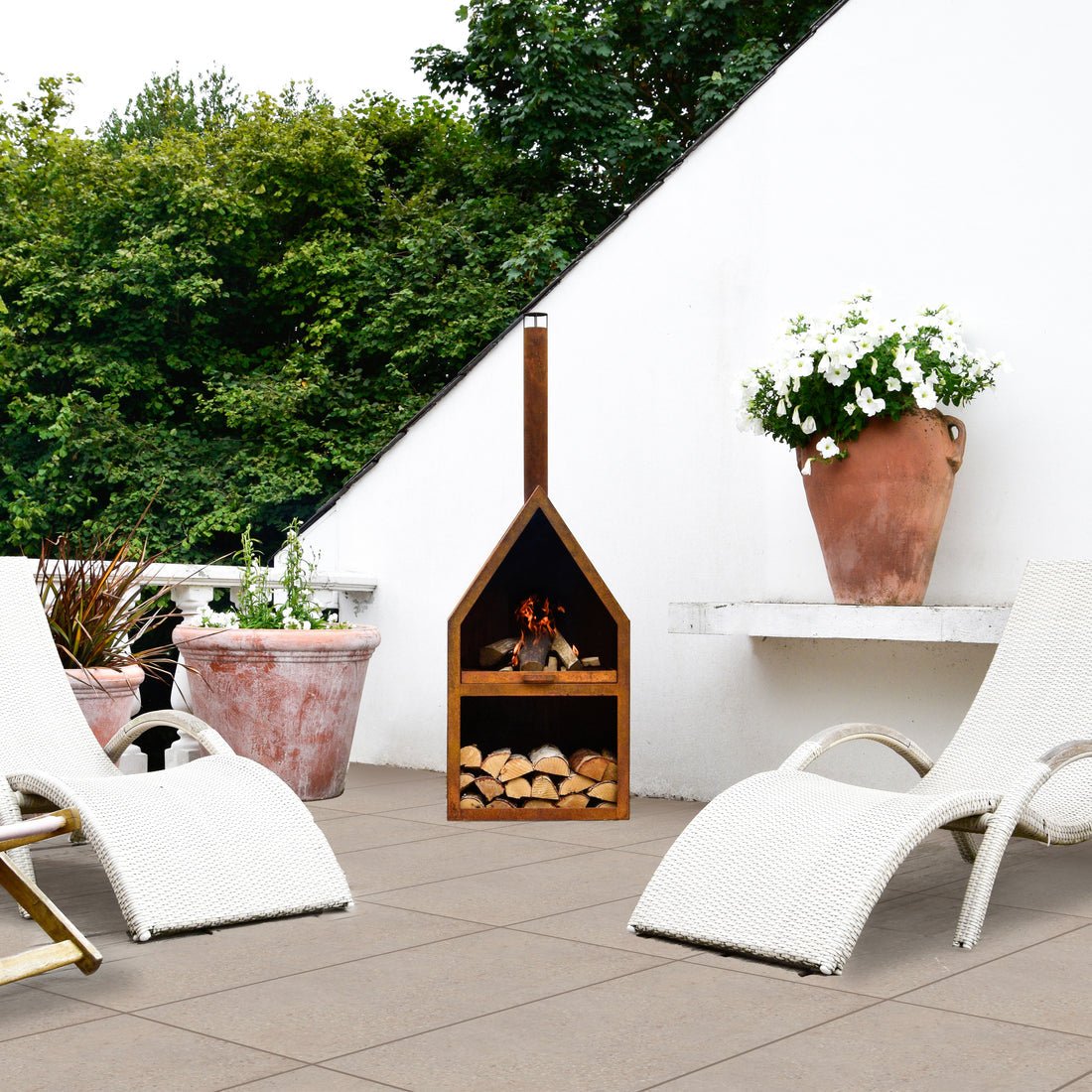 Outdoor Valter Fireplace Rust with Grill Iron - Skandi London