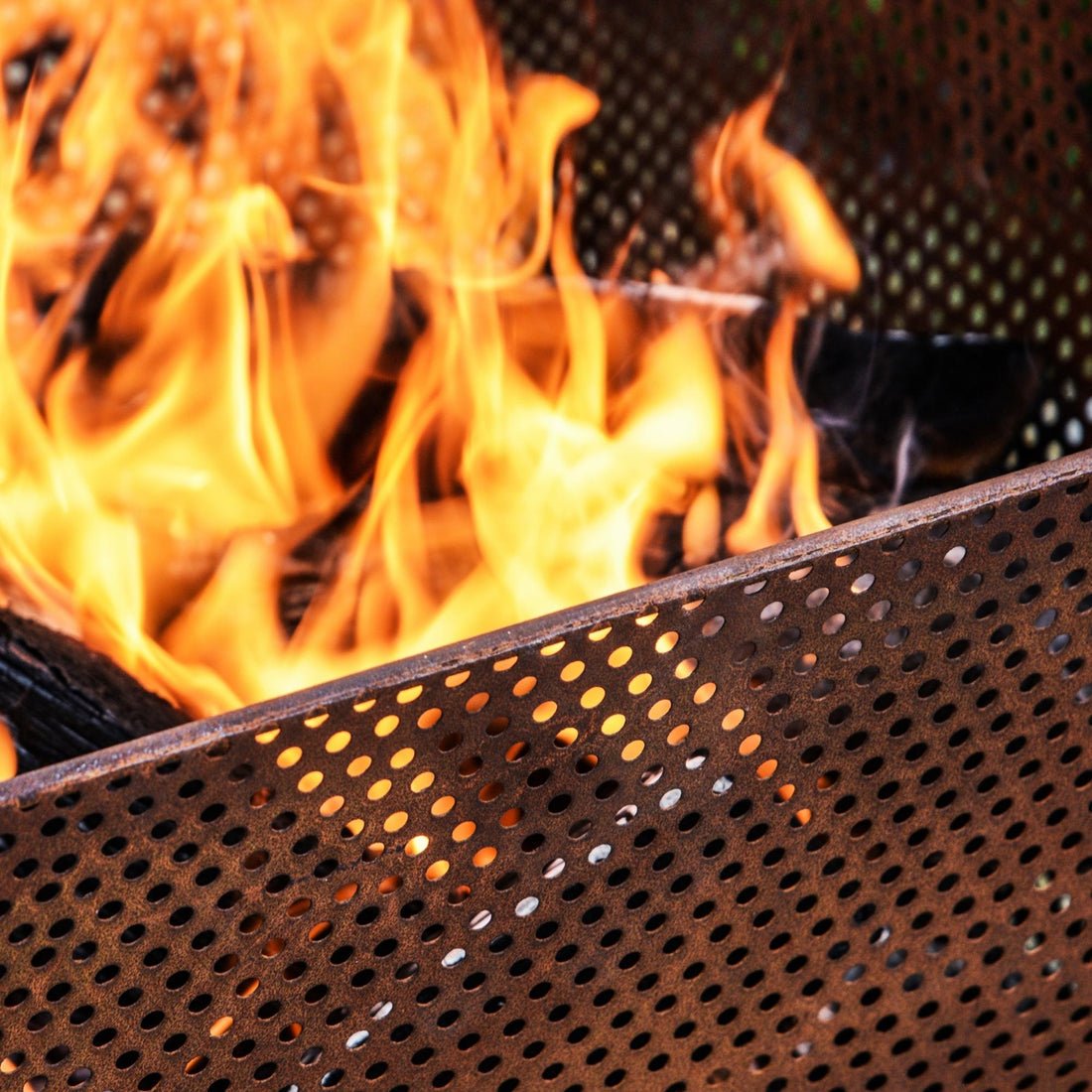 Outdoor Von Fire Pit Rust Iron - Skandi London