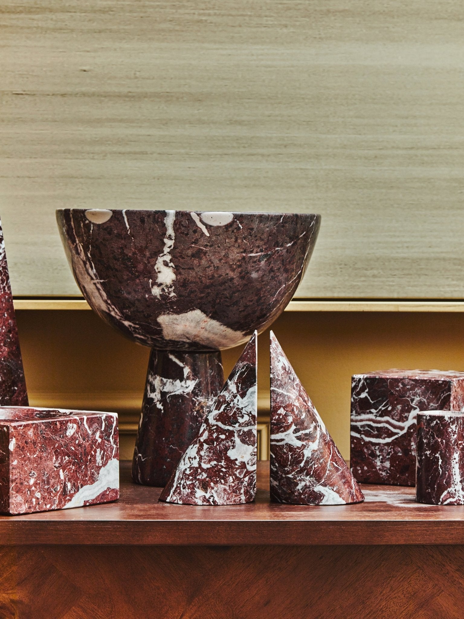 Vida Large Red Marble Pedestal Bowl - Skandi London