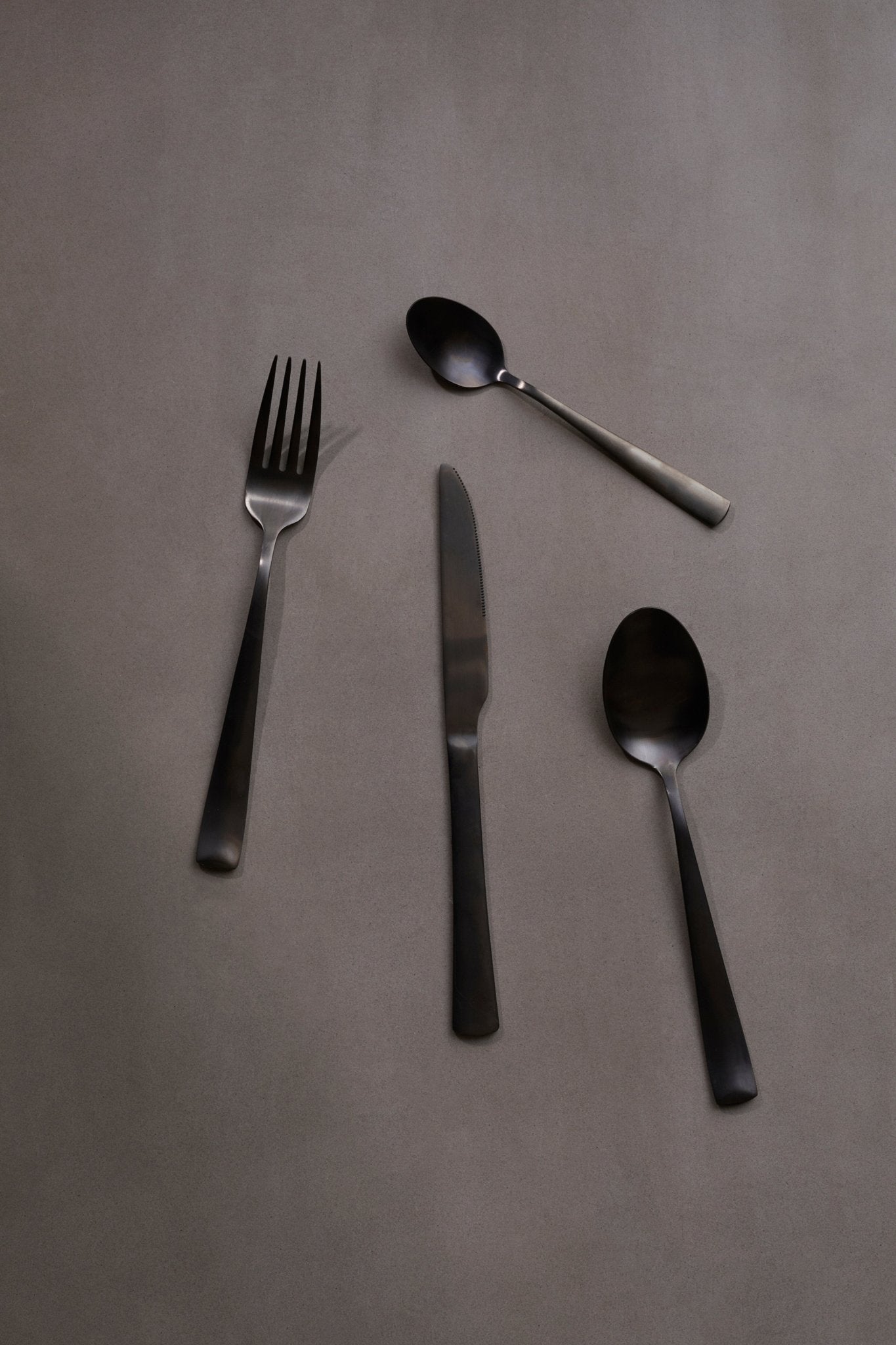 Asmund 16 Piece Onyx Cutlery Set - Skandi London