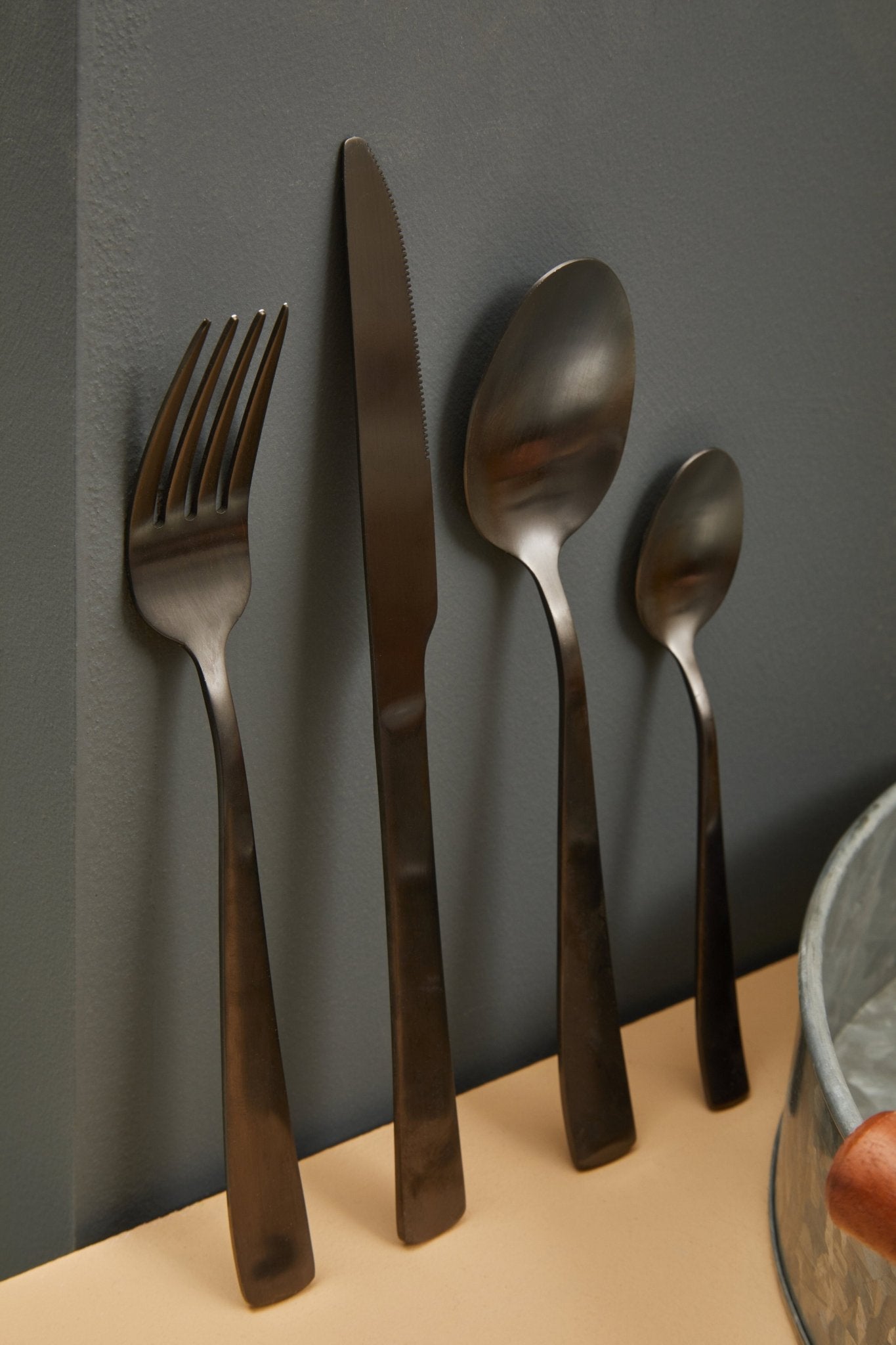 Asmund 16 Piece Onyx Cutlery Set - Skandi London