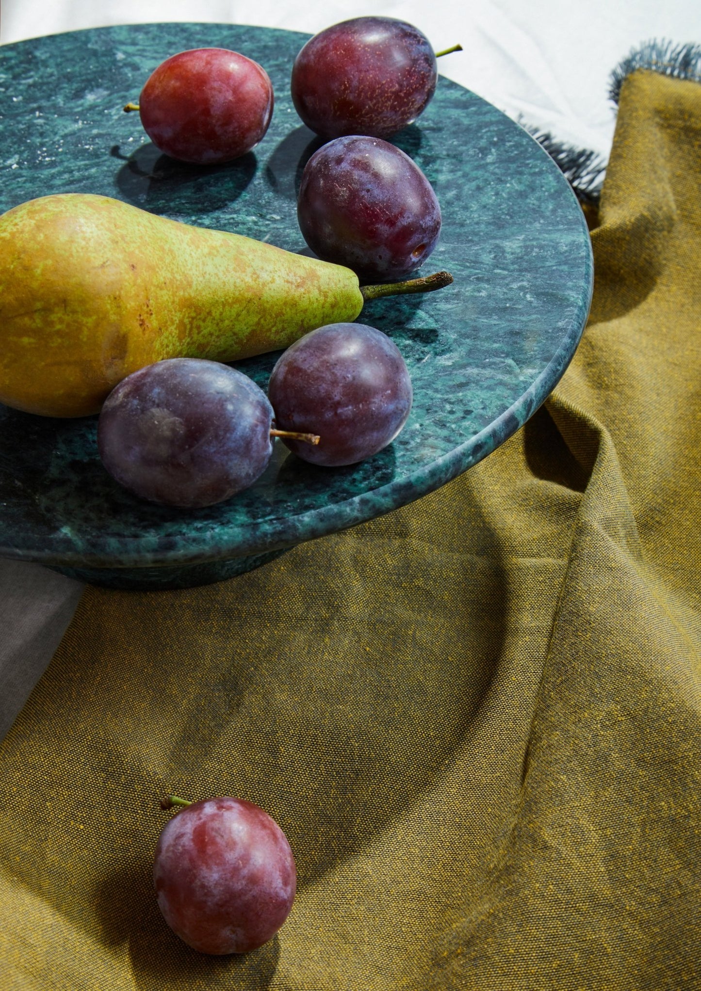 Erica Marble Cake Stand - Skandi London