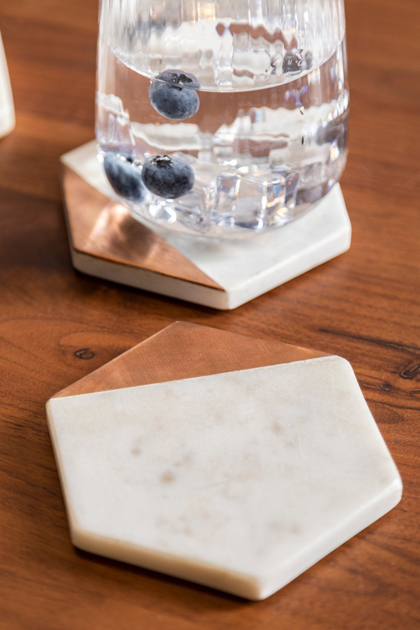Kent Set Of 4 White Marble And Copper Inlay Coasters - Skandi London