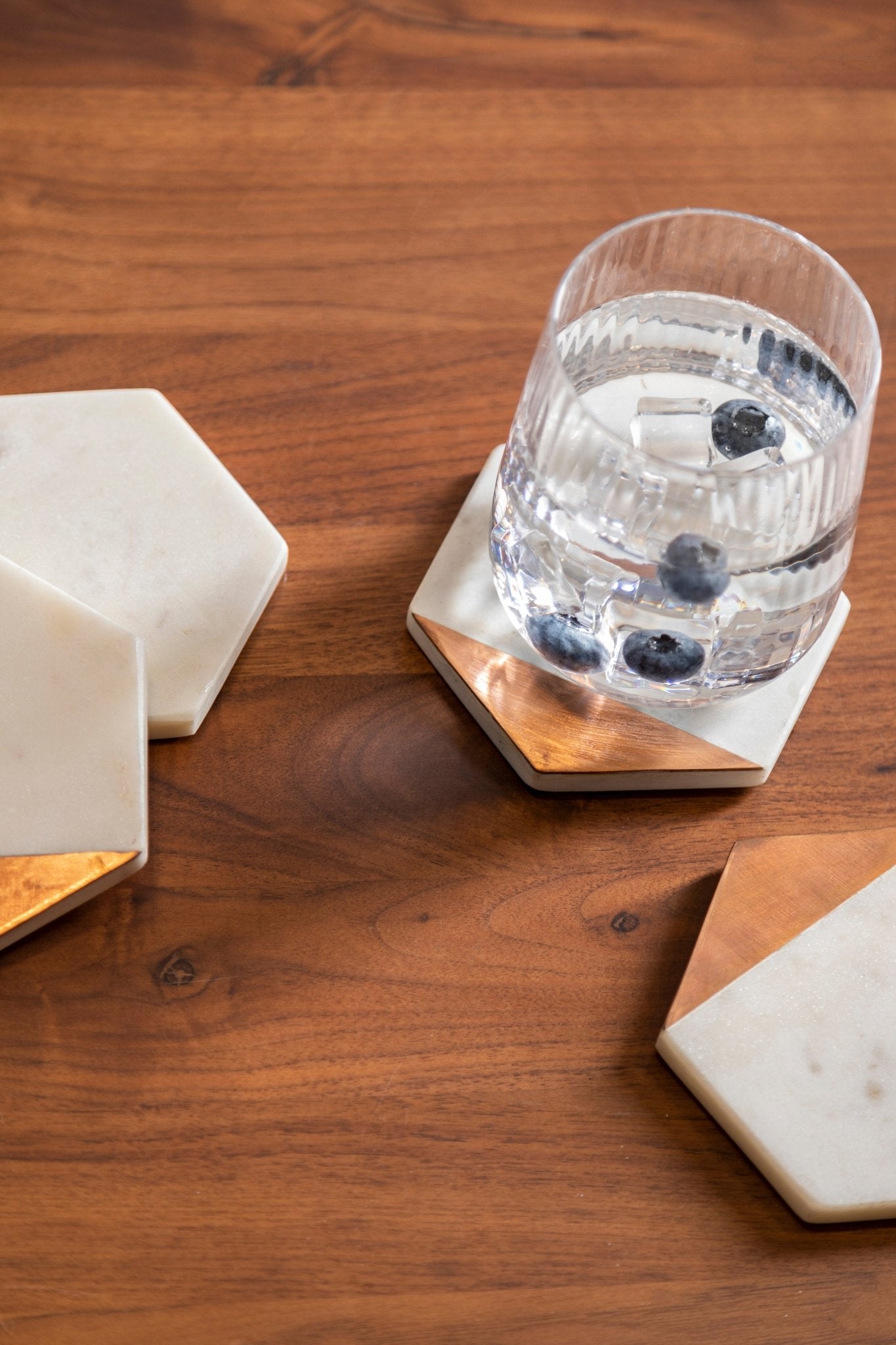 Kent Set Of 4 White Marble And Copper Inlay Coasters - Skandi London