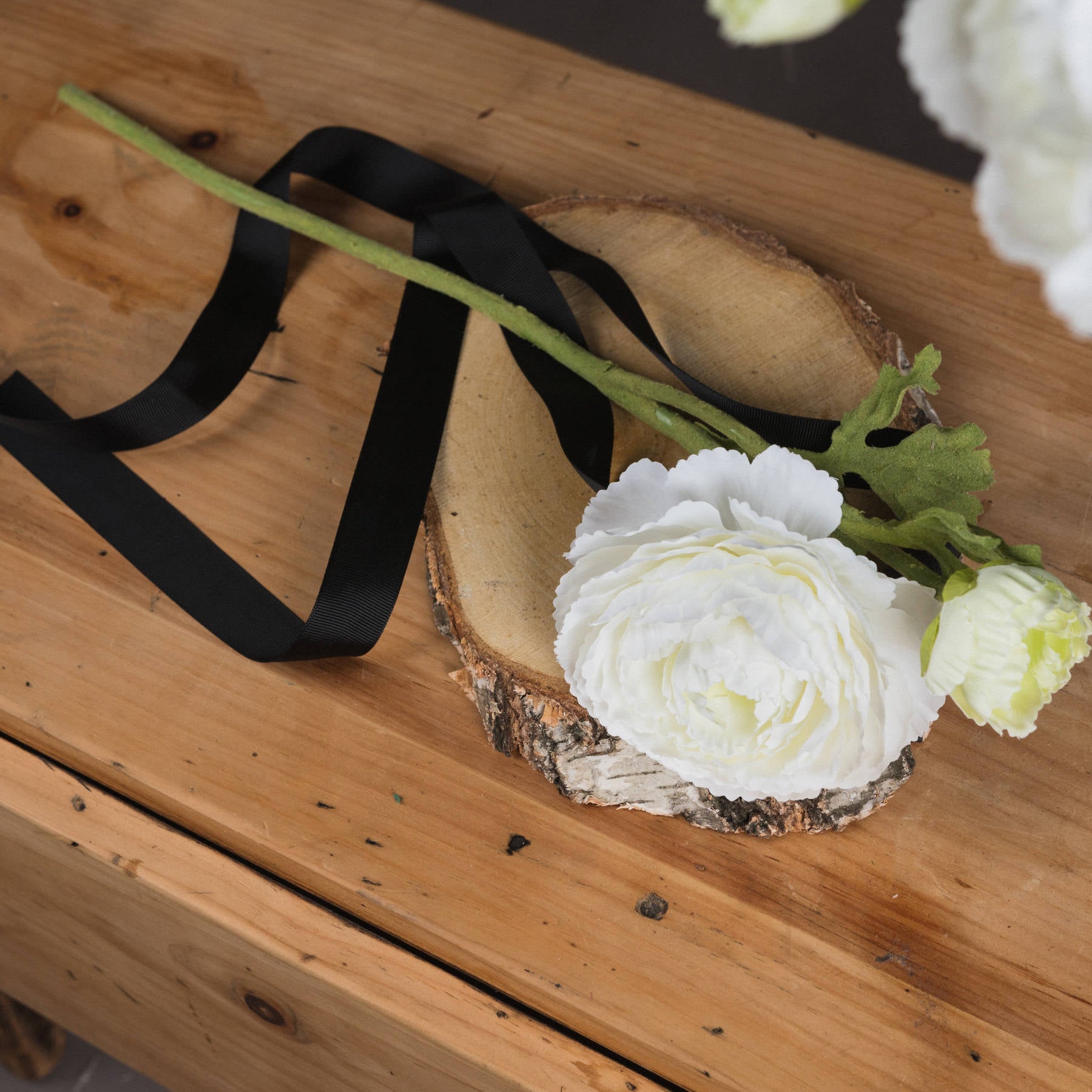 Skandi London White Ranunculus Spray - Skandi London