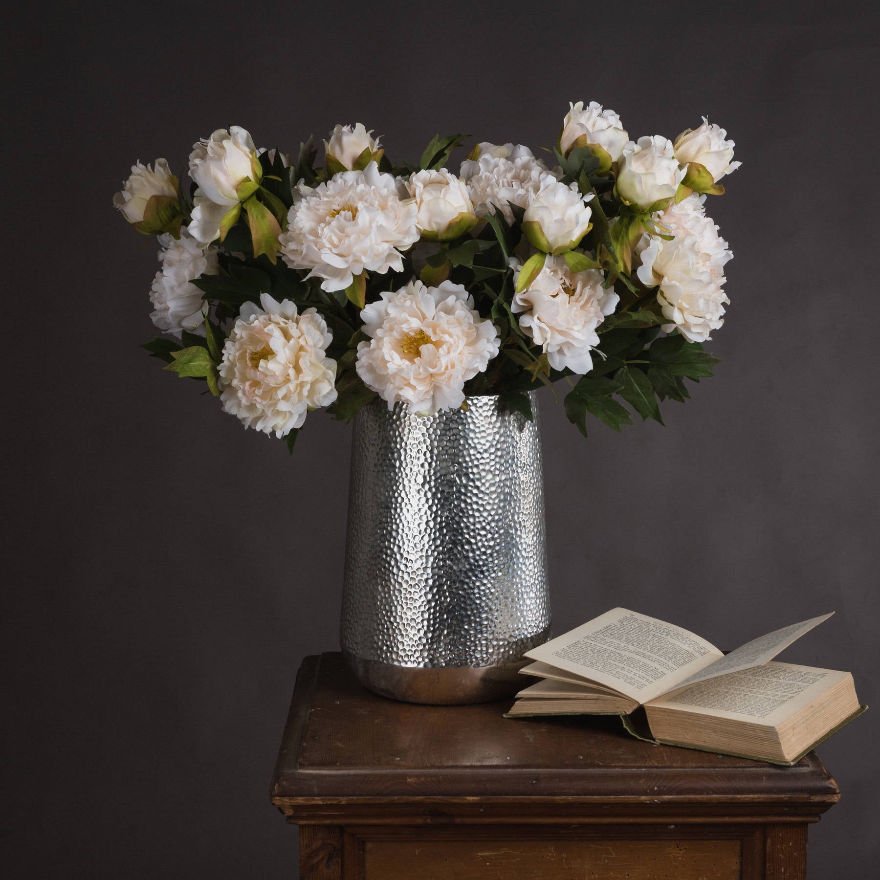 Skandi London White Fashion Peony - Skandi London