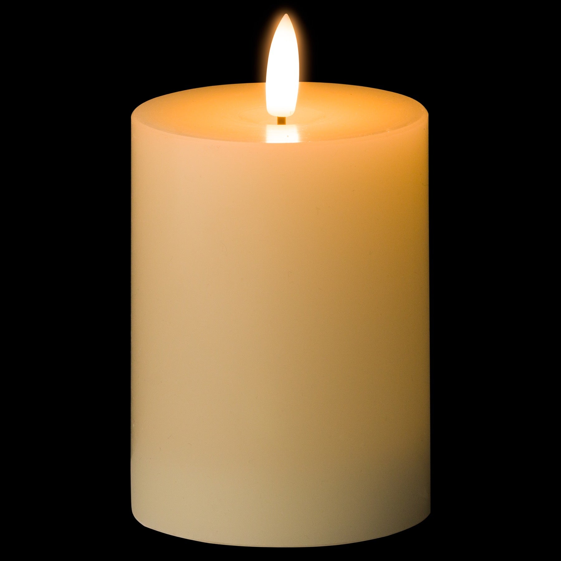 Luksus Collection Natural Glow 3 x 4 LED Cream Candle - Skandi London