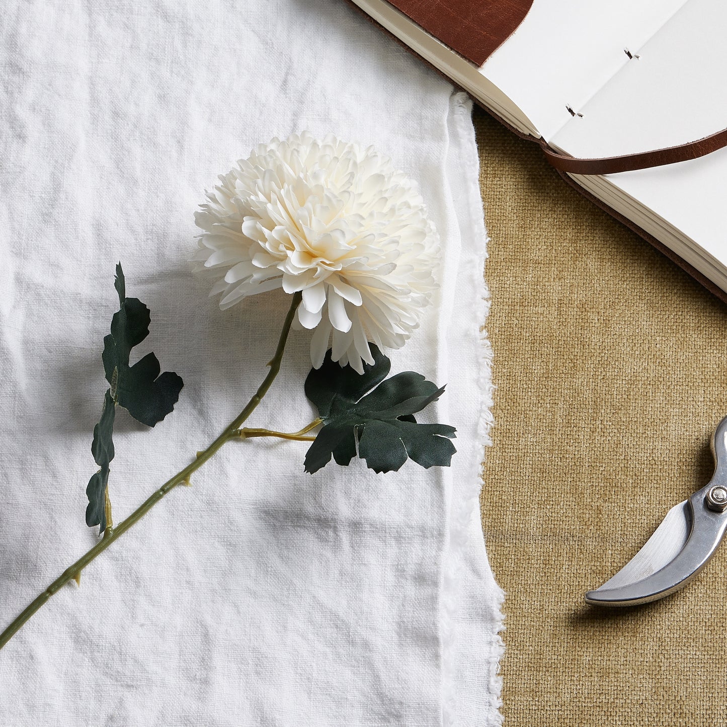 Skandi London White Chrysanthemum - Skandi London