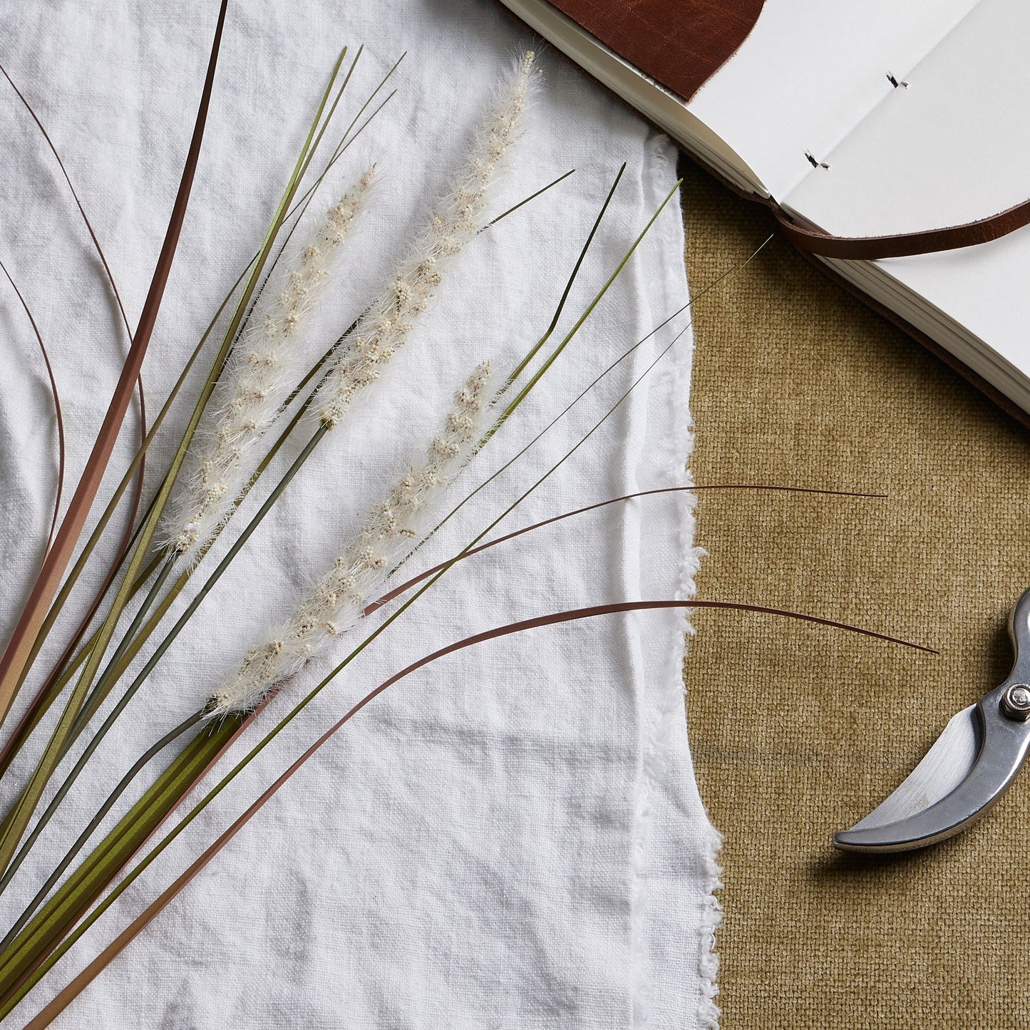 Skandi London Cream Triple Grass Stem