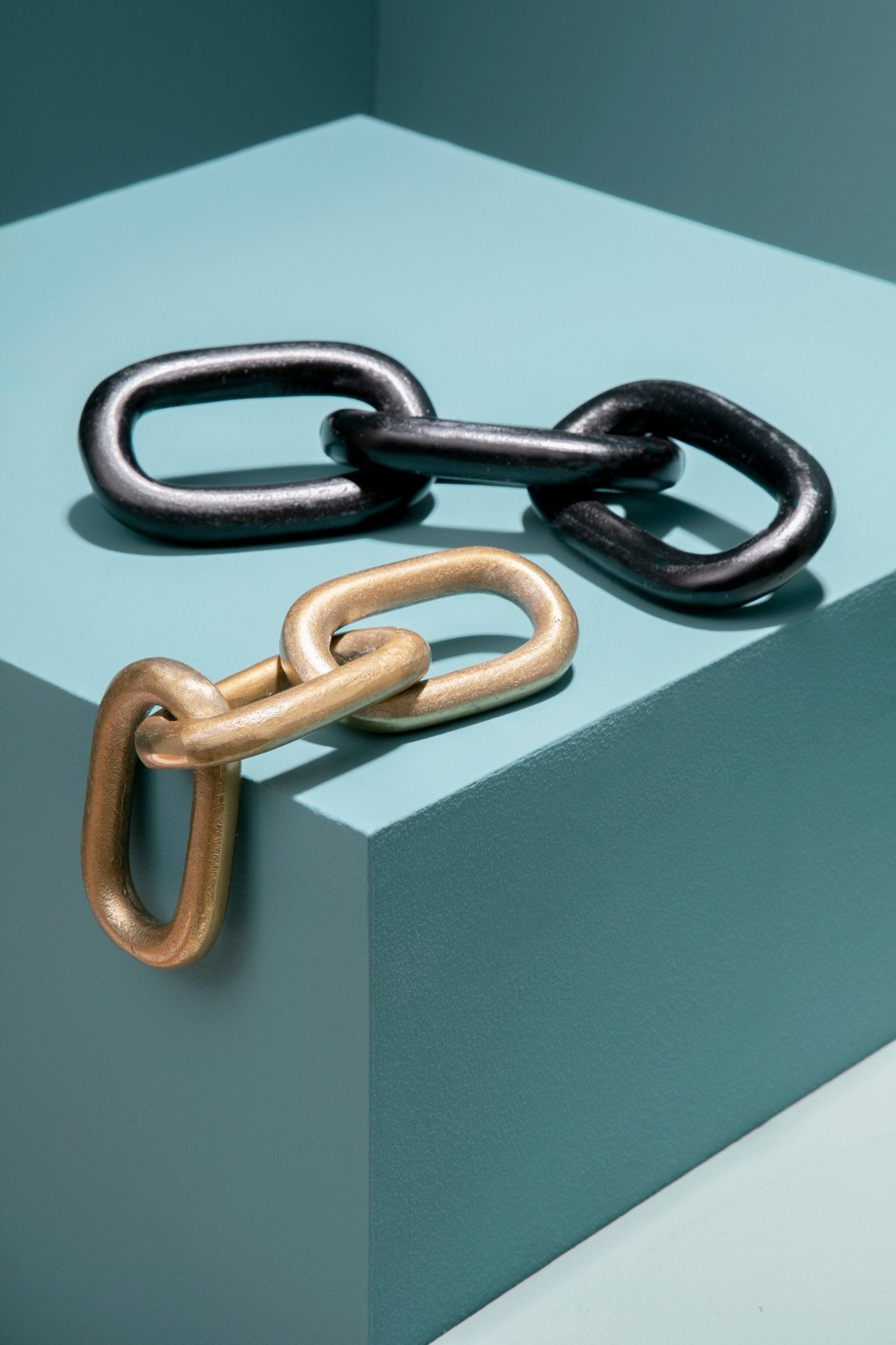 Maja Large Black Aluminium Chain Sculpture - Skandi London