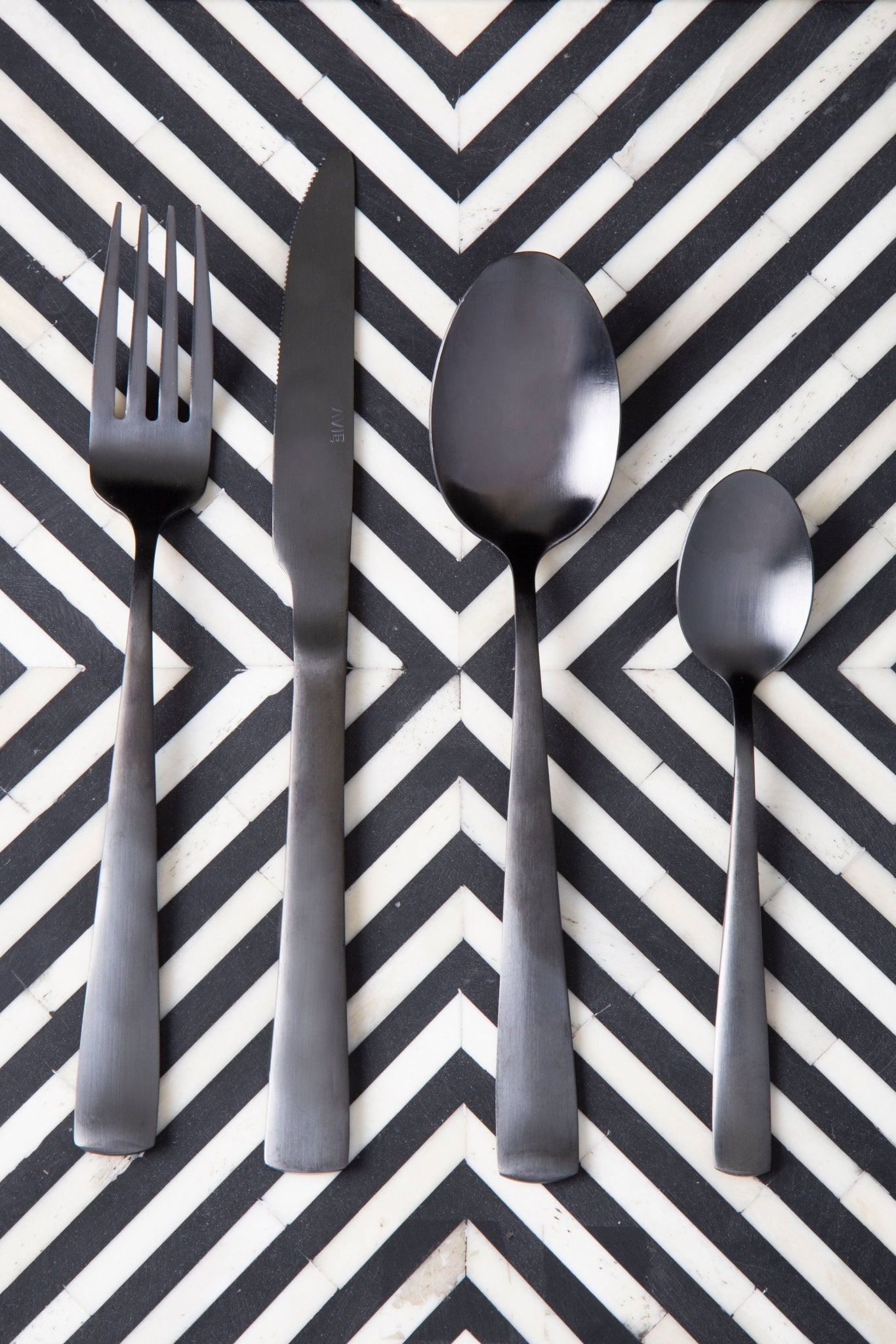 Asmund 16 Piece Onyx Cutlery Set - Skandi London
