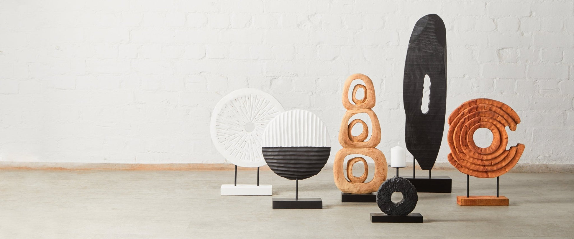 Eir Natural Mango Wood Ring Sculpture - Skandi London
