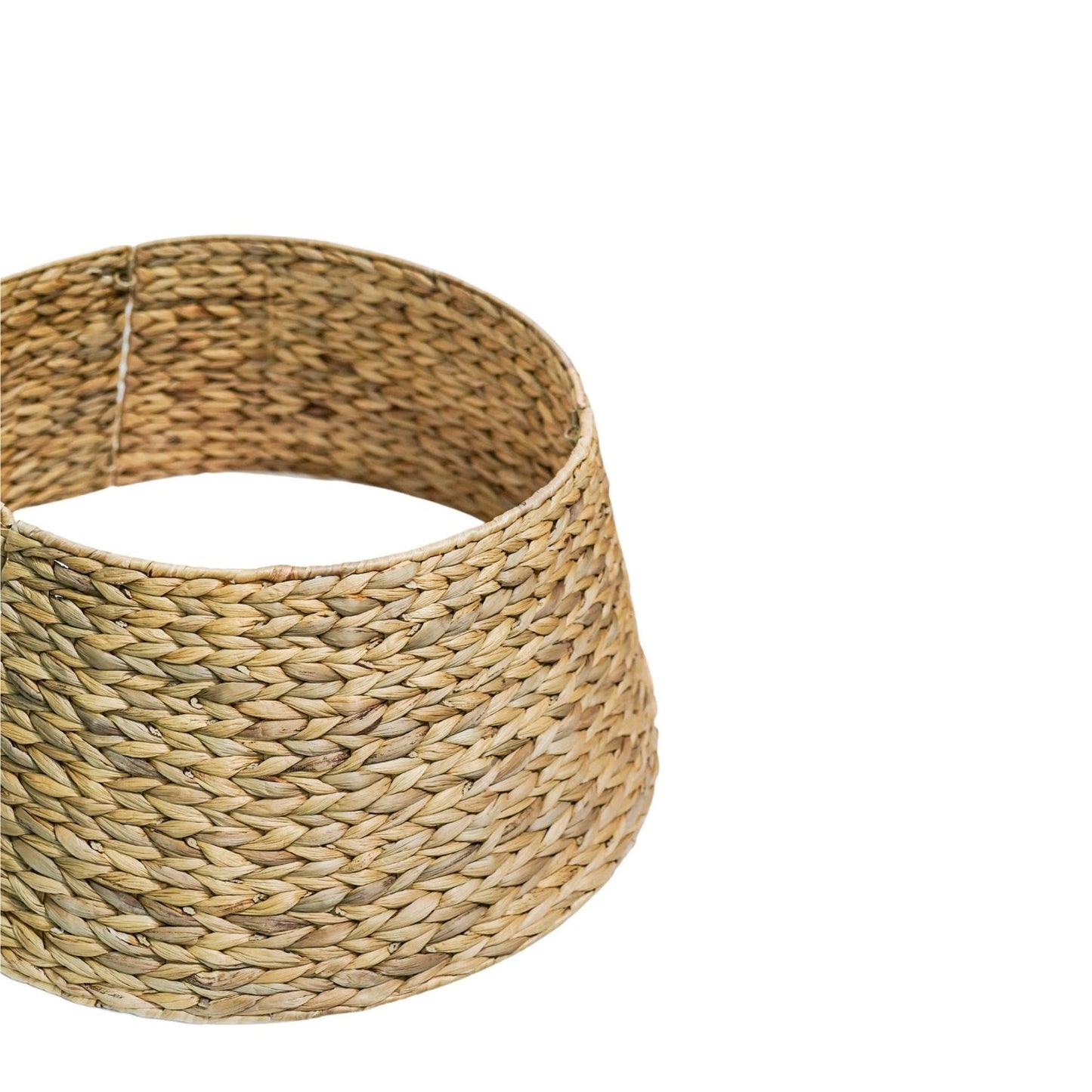 Hellis Water Hyacinth Foldable Round Tree Skirt Medium - Medium - Skandi London