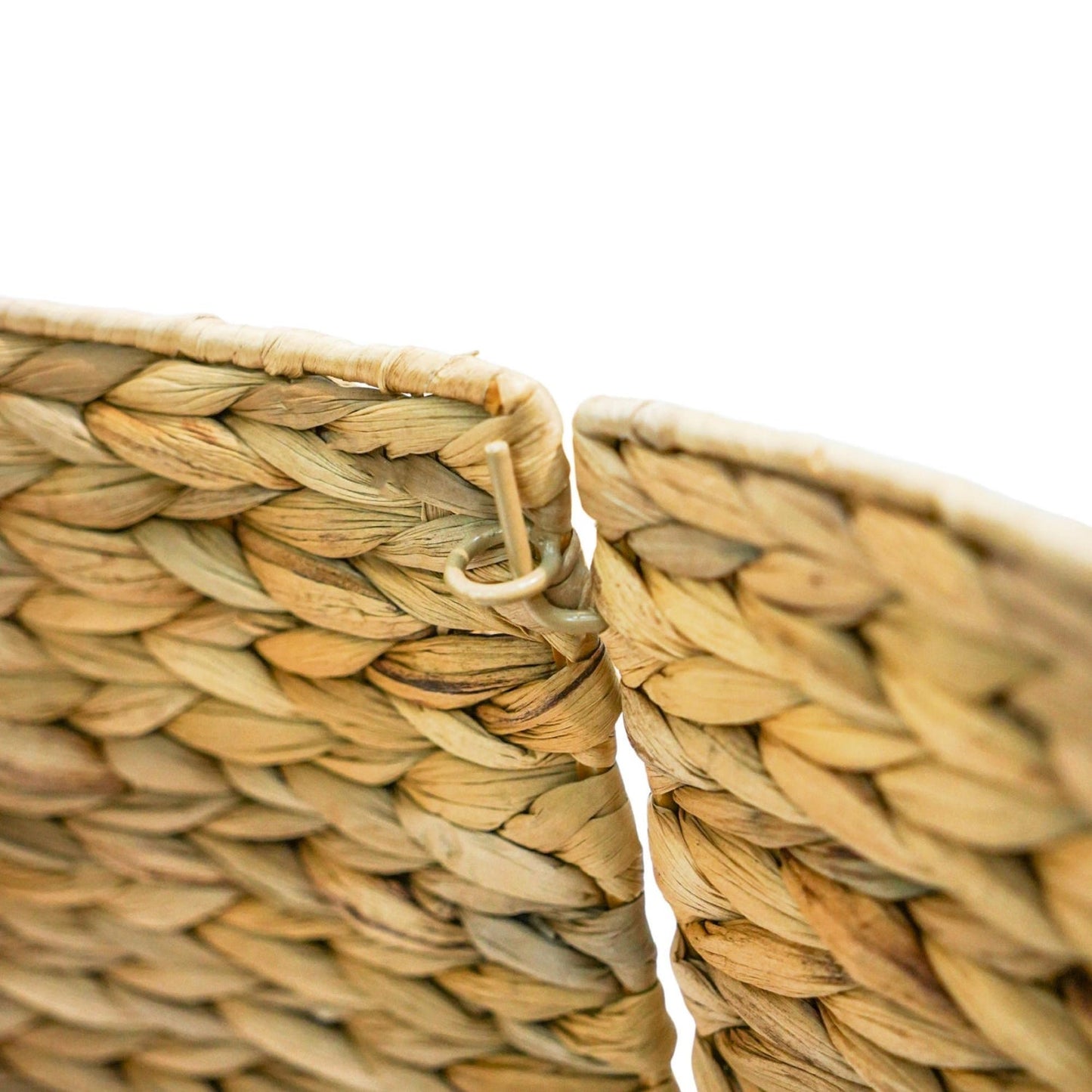 Hellis Water Hyacinth Foldable Round Tree Skirt Medium - Medium - Skandi London