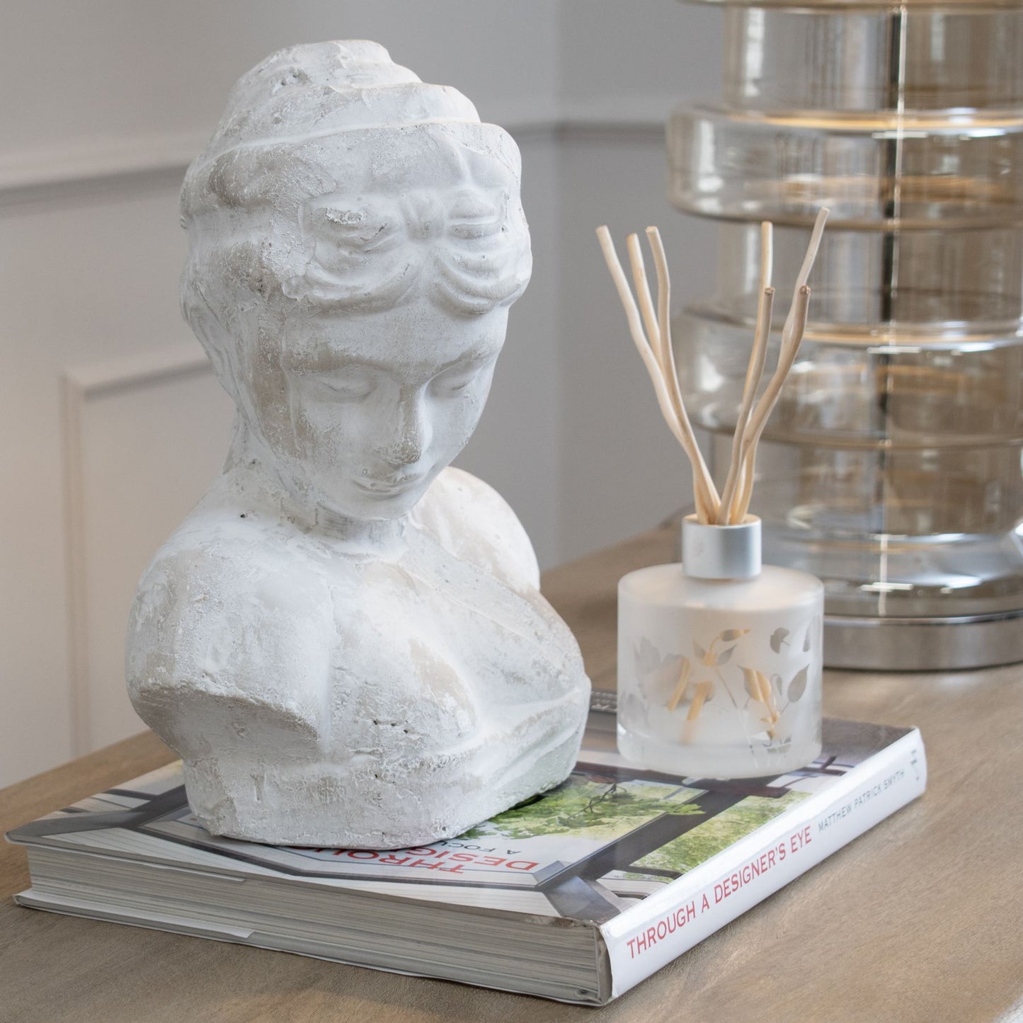 Skandi London Woman's Head Icon - Skandi London