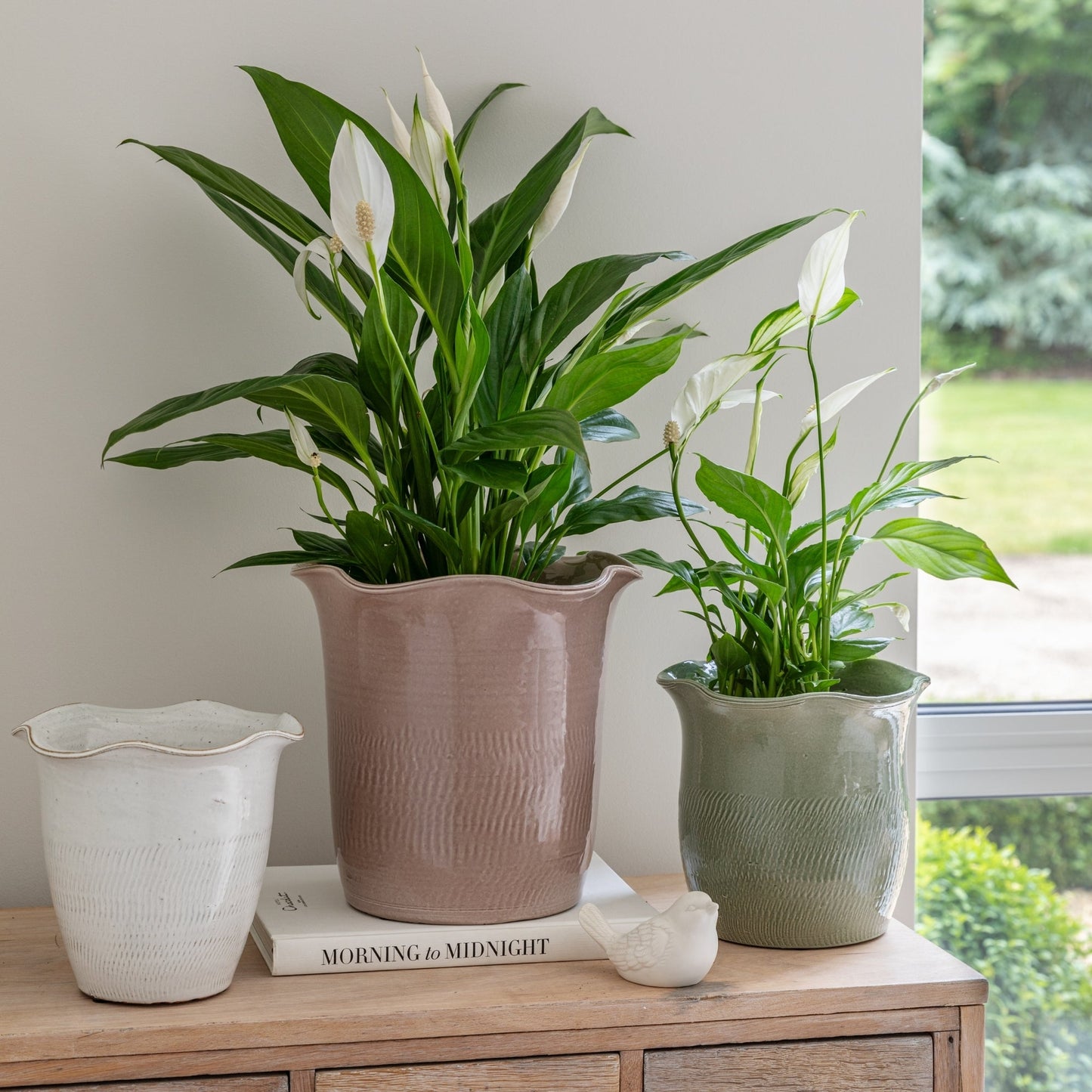 Camellia Sage Scalloped Edge Planter H25cm D26cm - Skandi London