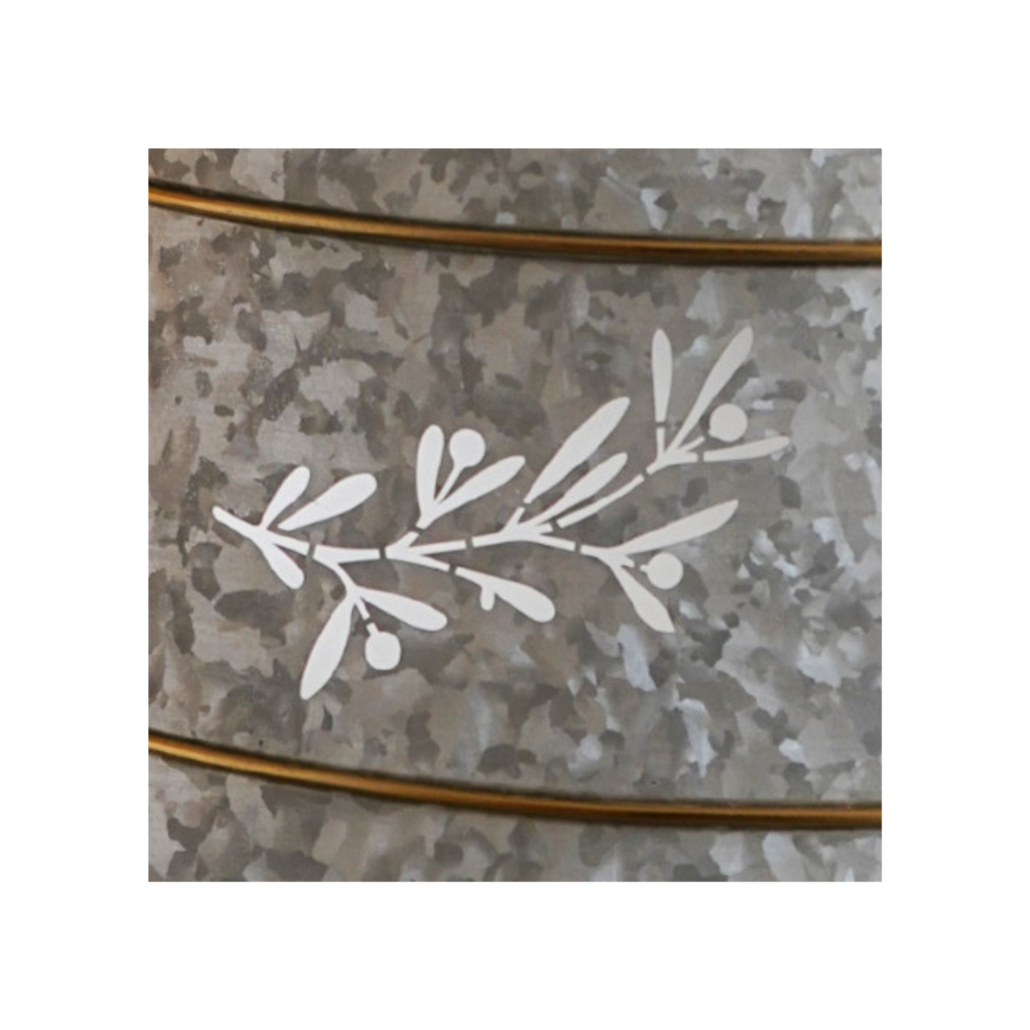 Fosnes Cut Out Mistletoe Tree Skirt - Skandi London