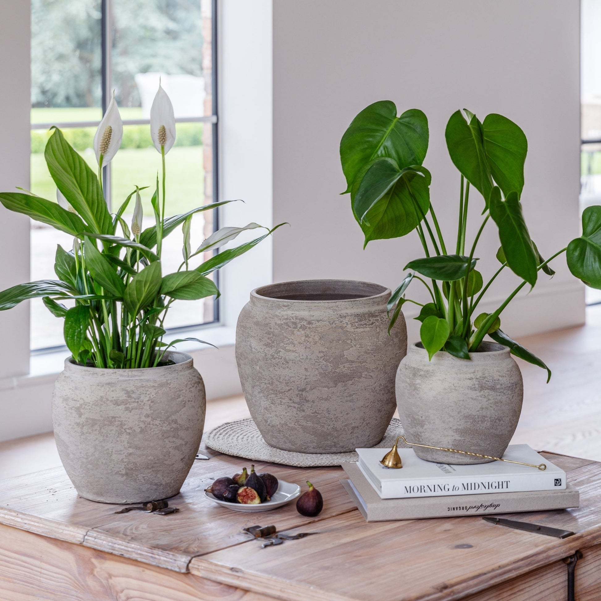Milos Rustic Round Planter H29cm D26cm - Skandi London