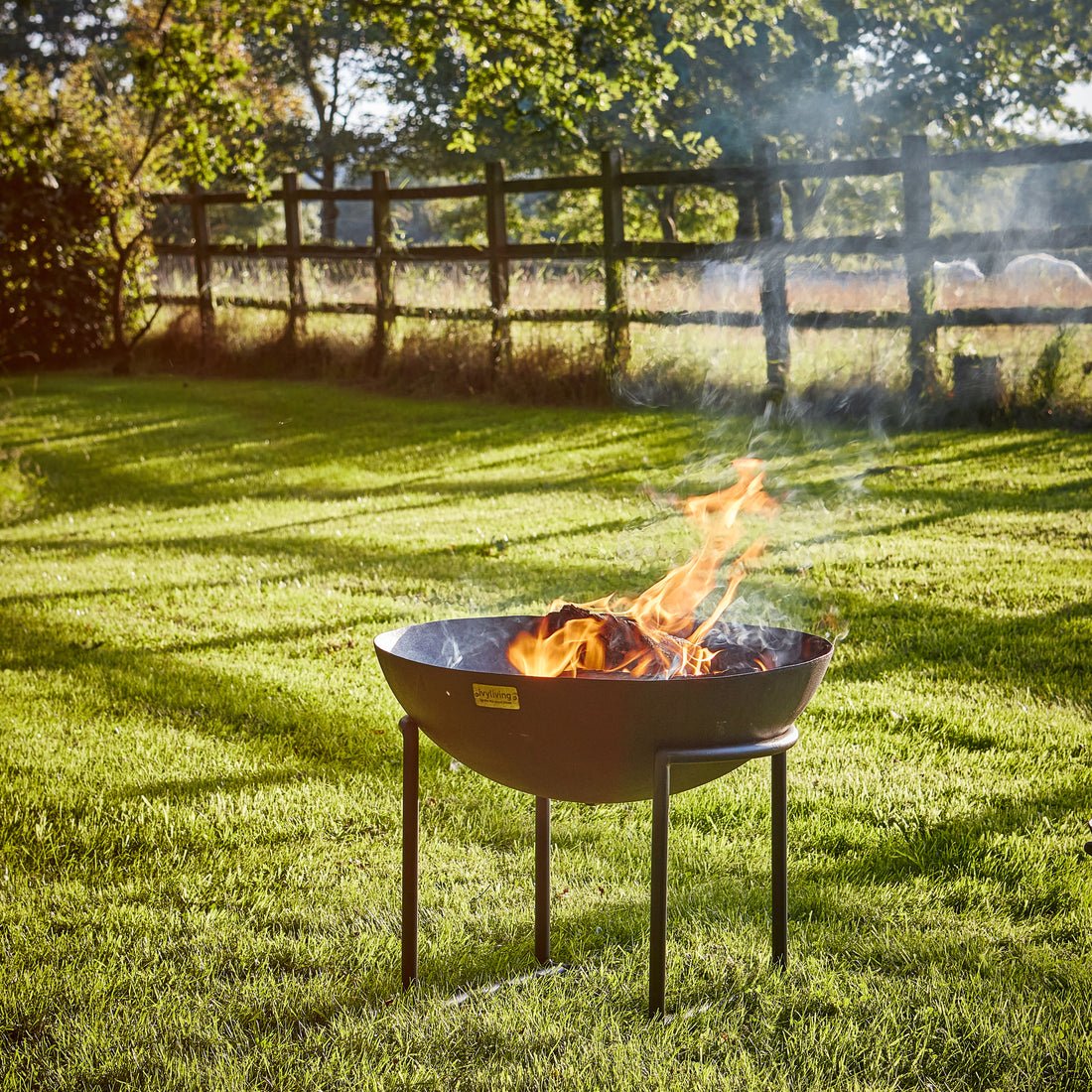 Outdoor Valentin Cast Iron Fire Pit in Rust - X Large - Skandi London