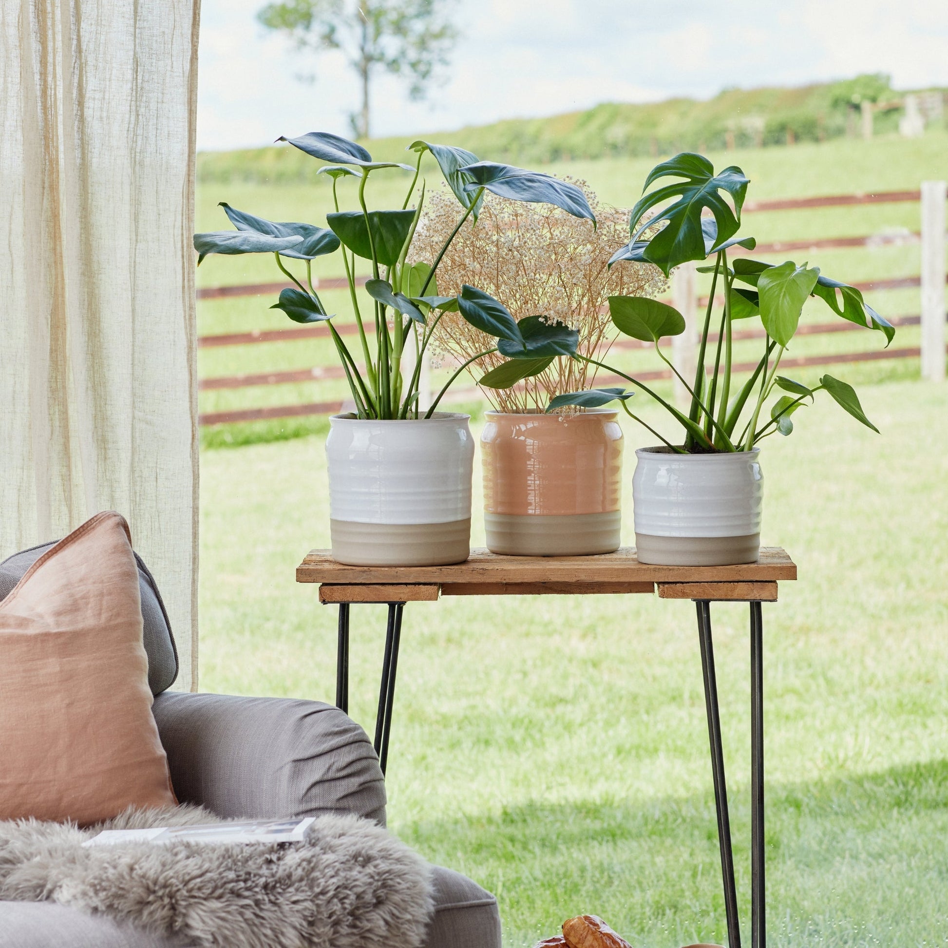 Puro Lipped Gloss White Ripple Planter H19cm D21cm - Skandi London