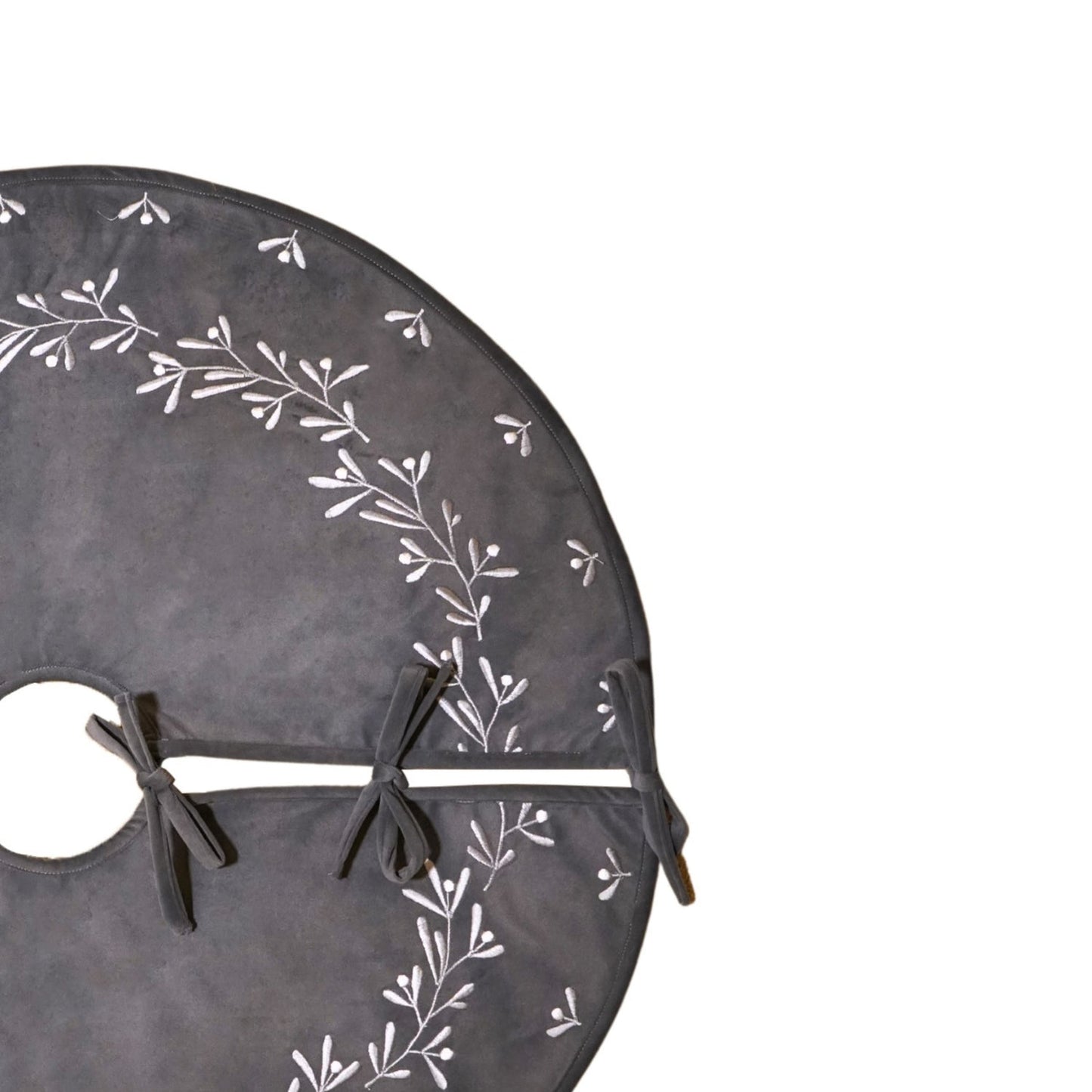 Helgeland Slate Velvet Mistletoe Tree Skirt - Skandi London