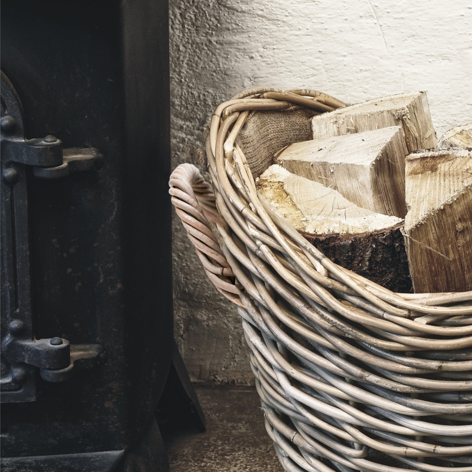 Esbjerg Log Basket Oval with Lining - Skandi London